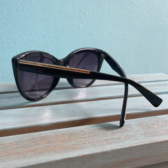 Floral print frames - Picture 6 of 9